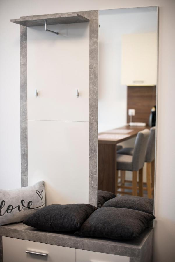 Zsuka Apartman Free Parking Pécs Eksteriør bilde