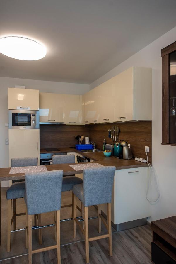 Zsuka Apartman Free Parking Pécs Eksteriør bilde
