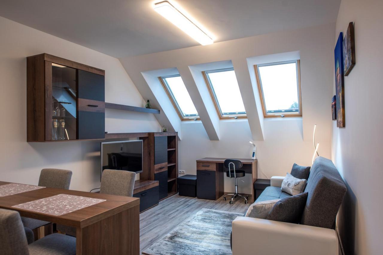 Zsuka Apartman Free Parking Pécs Eksteriør bilde