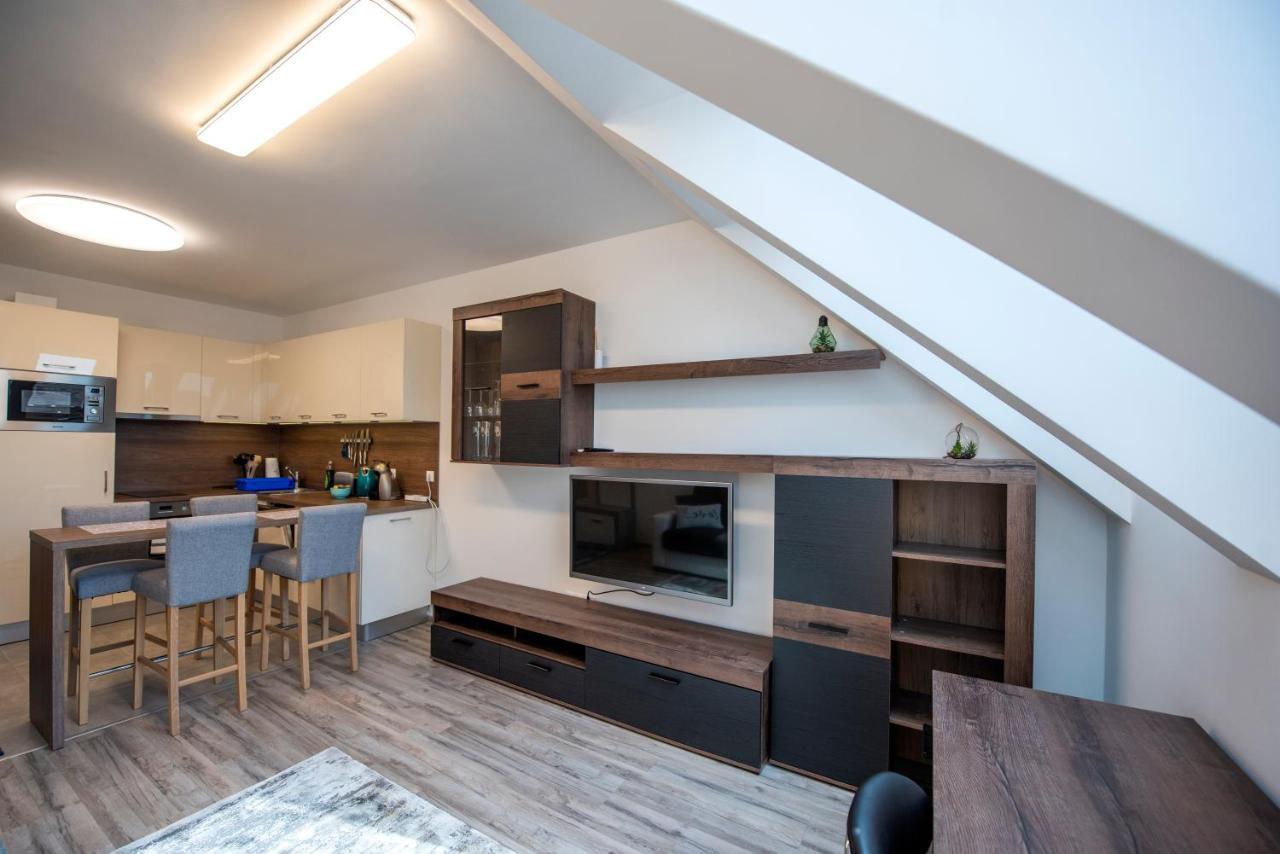 Zsuka Apartman Free Parking Pécs Eksteriør bilde